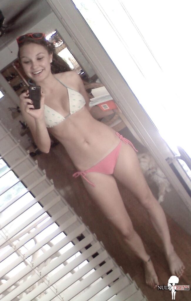 sweet young teenager bikini selfiepic